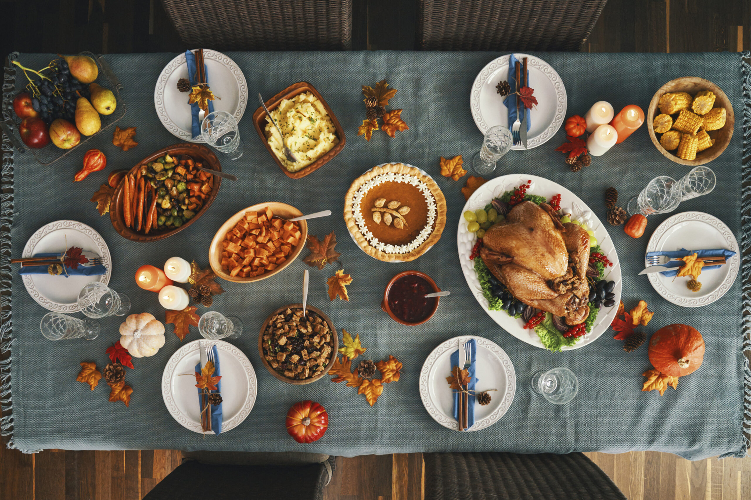 Thanksgiving table